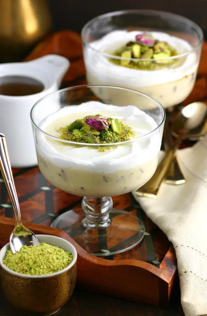 21 Mouthwatering Arabic Sweets and Desserts 3 MTkwNTc2MDAxNjMyOTA0MzE3
